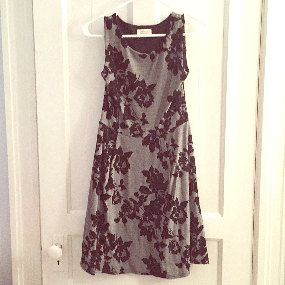 🌼 Like-new Black Floral Dress